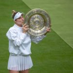Marketa Vondrousova da la sorpresa ante Ons Jabeur y es la nueva campeona de Wimbledon